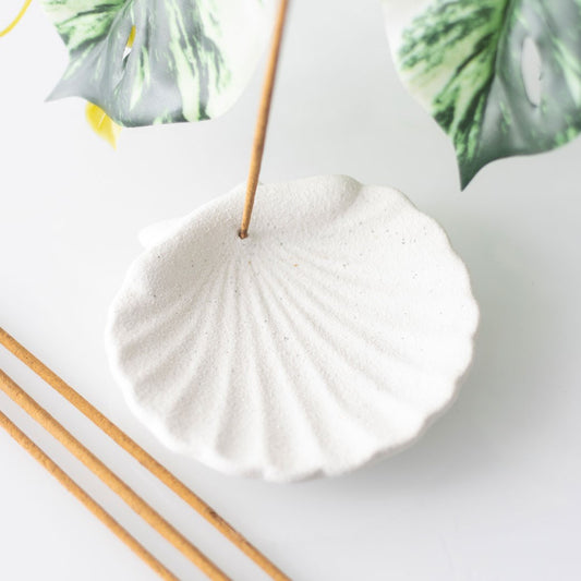 OFF WHITE SCALLOP SHELL INCENSE STICK HOLDER